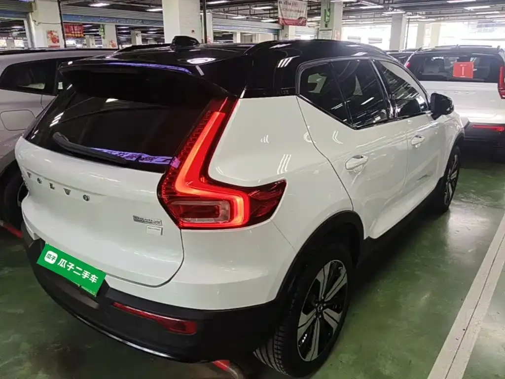 Volvo XC40 NEV — фото 7