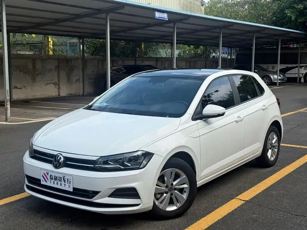 Volkswagen Polo — фото 1
