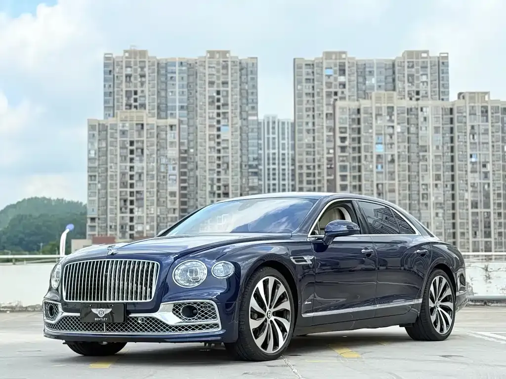 Bentley Flying Spur — фото 1