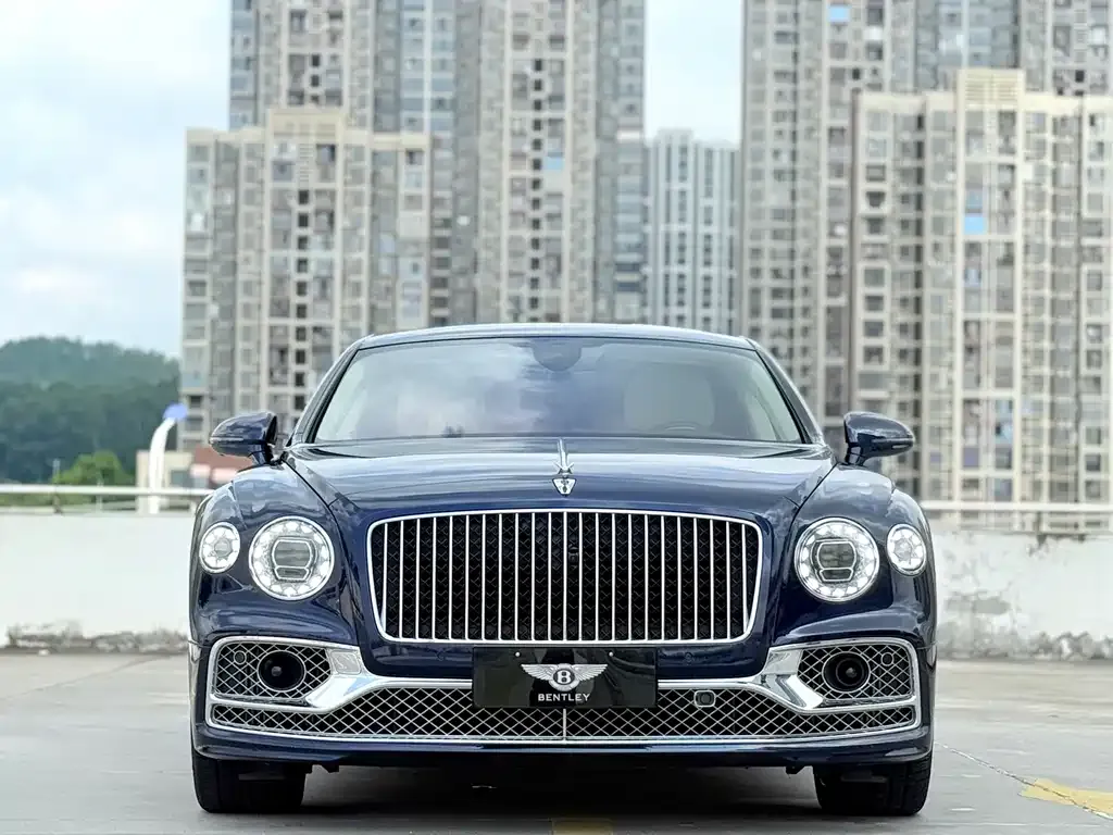 Bentley Flying Spur — фото 2