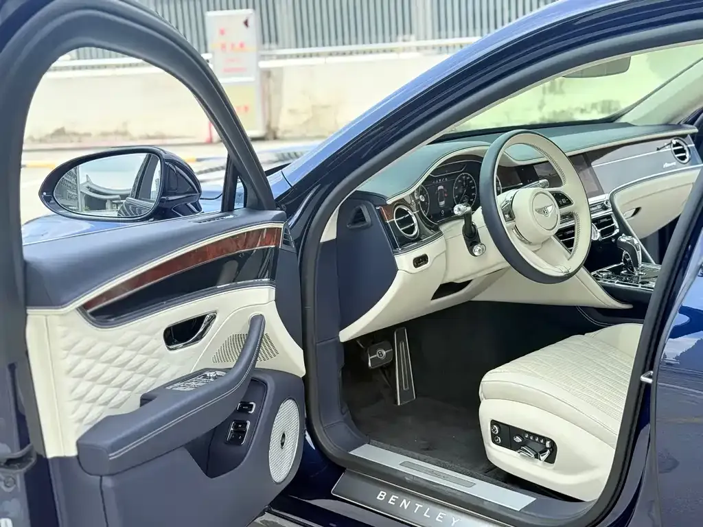 Bentley Flying Spur — фото 7