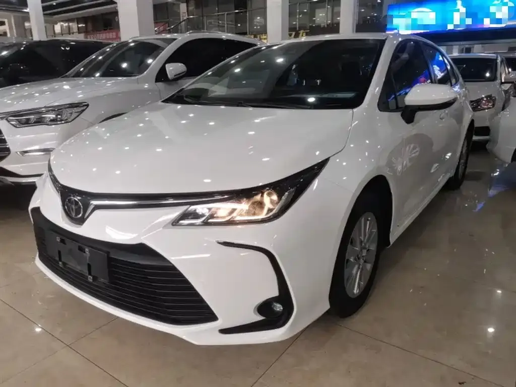 Toyota Corolla — фото 1