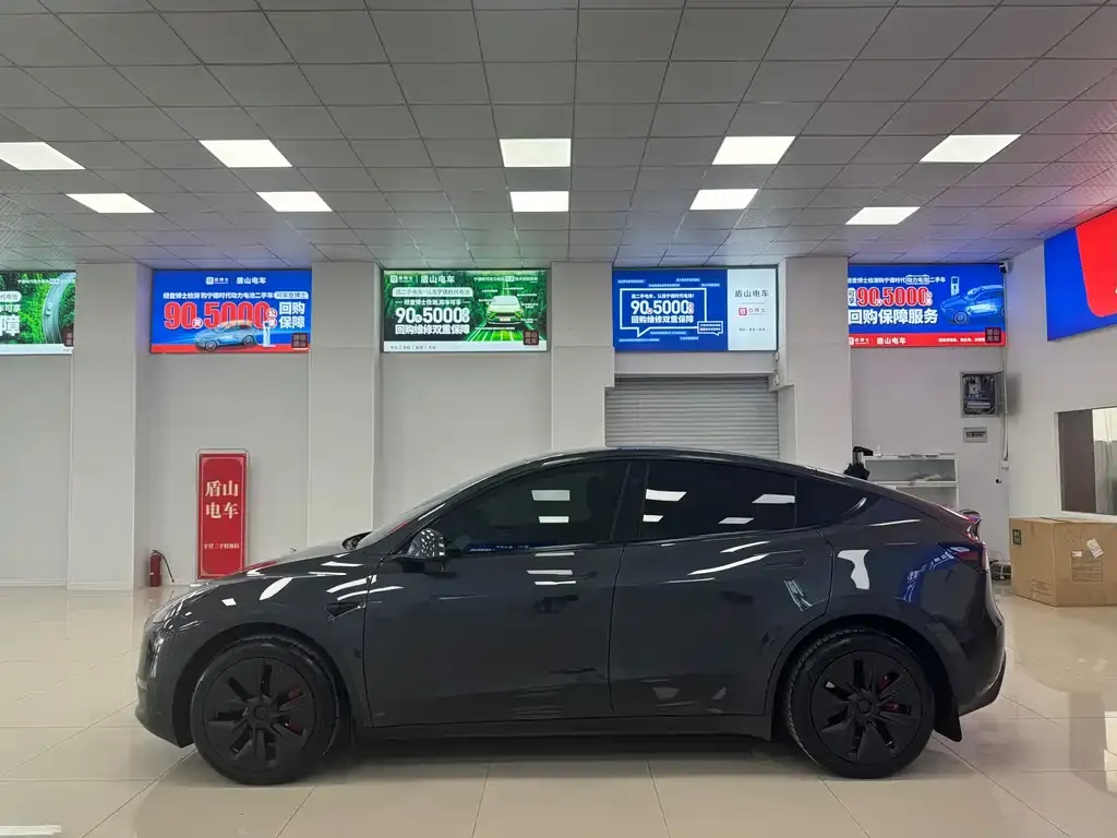 Tesla Model Y — фото 4