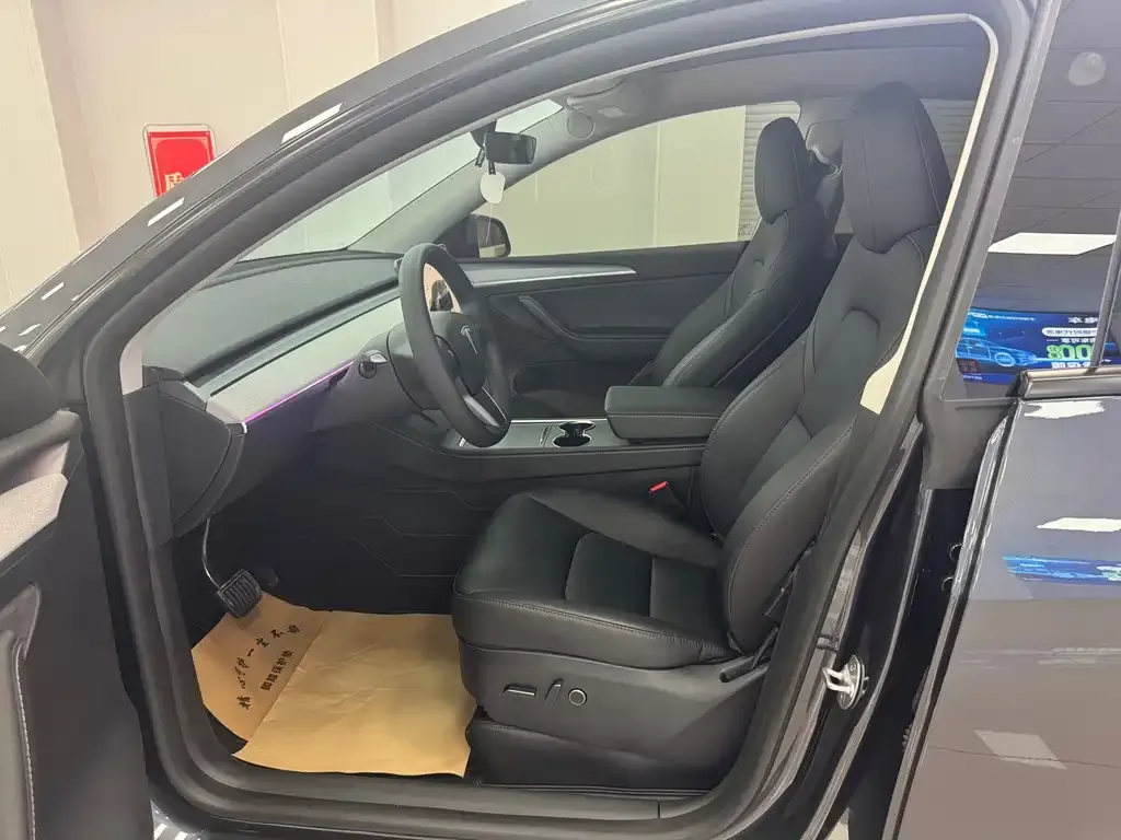 Tesla Model Y — фото 5