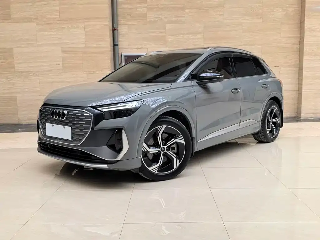 Audi Q4 e-tron — фото 1
