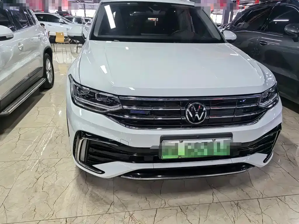 Volkswagen Tiguan L PHEV — фото 6