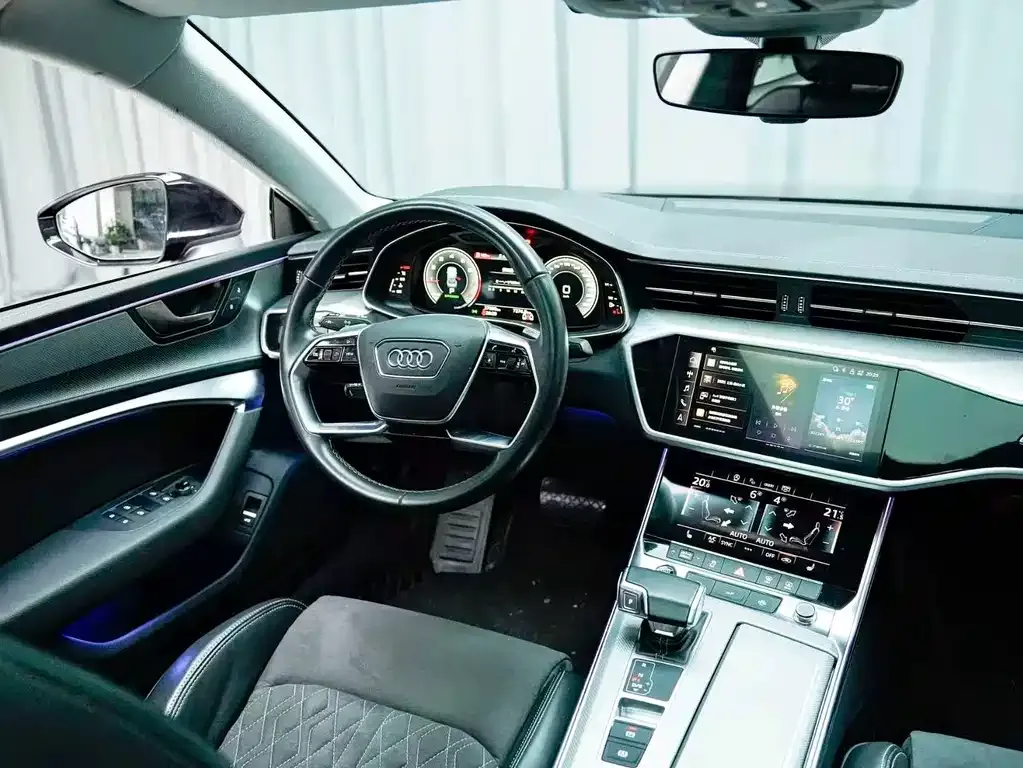 Audi A7L — фото 7