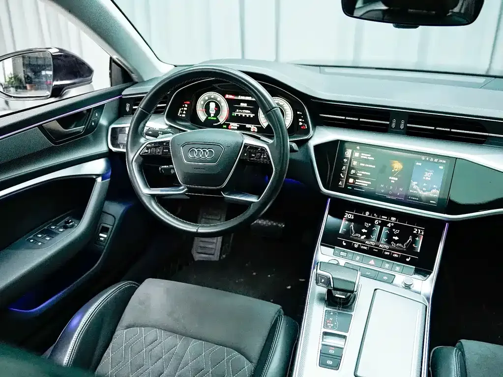 Audi A7L — фото 5