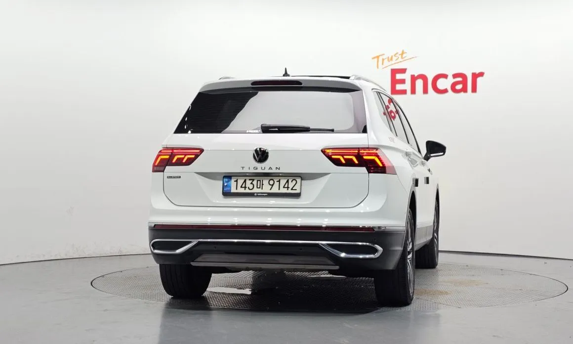 Volkswagen Tiguan — фото 6