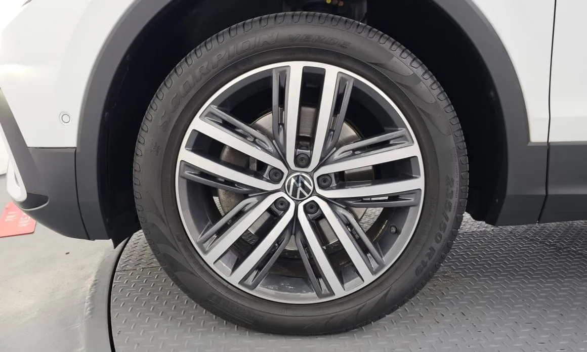Volkswagen Tiguan — фото 5
