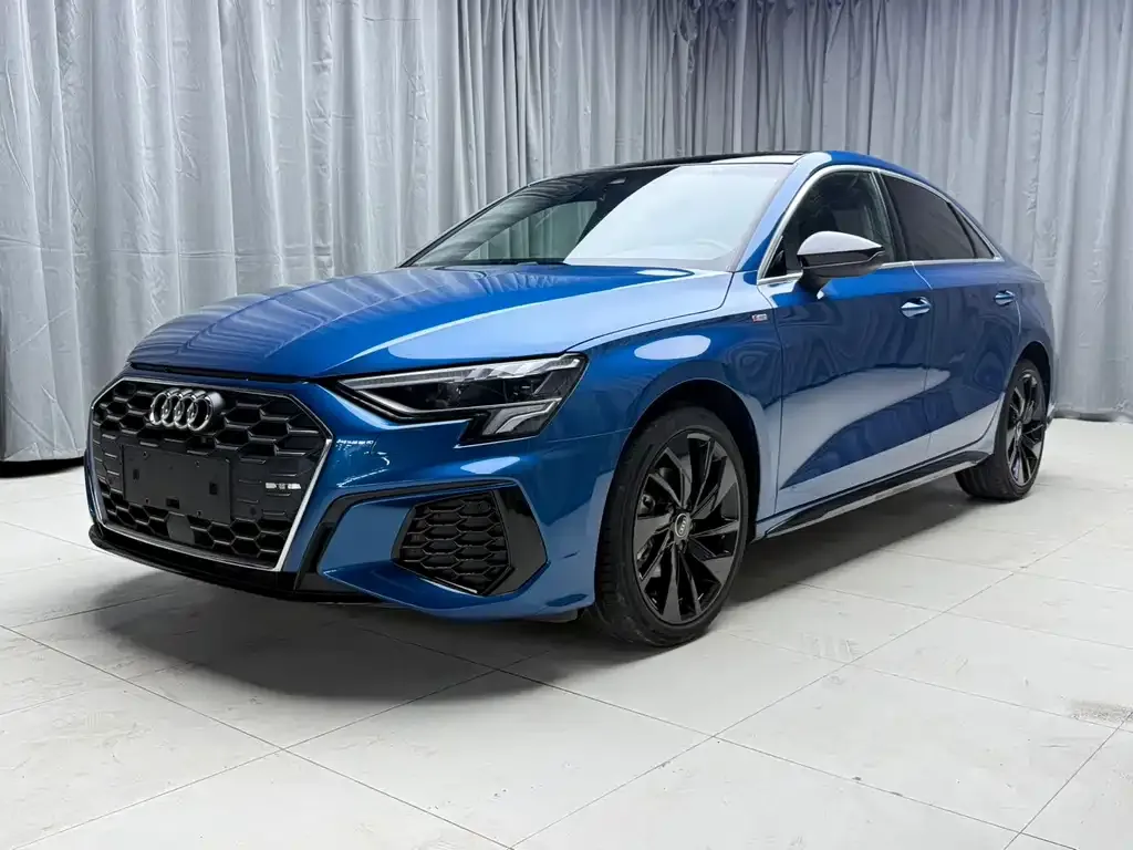 Audi A3 — фото 1