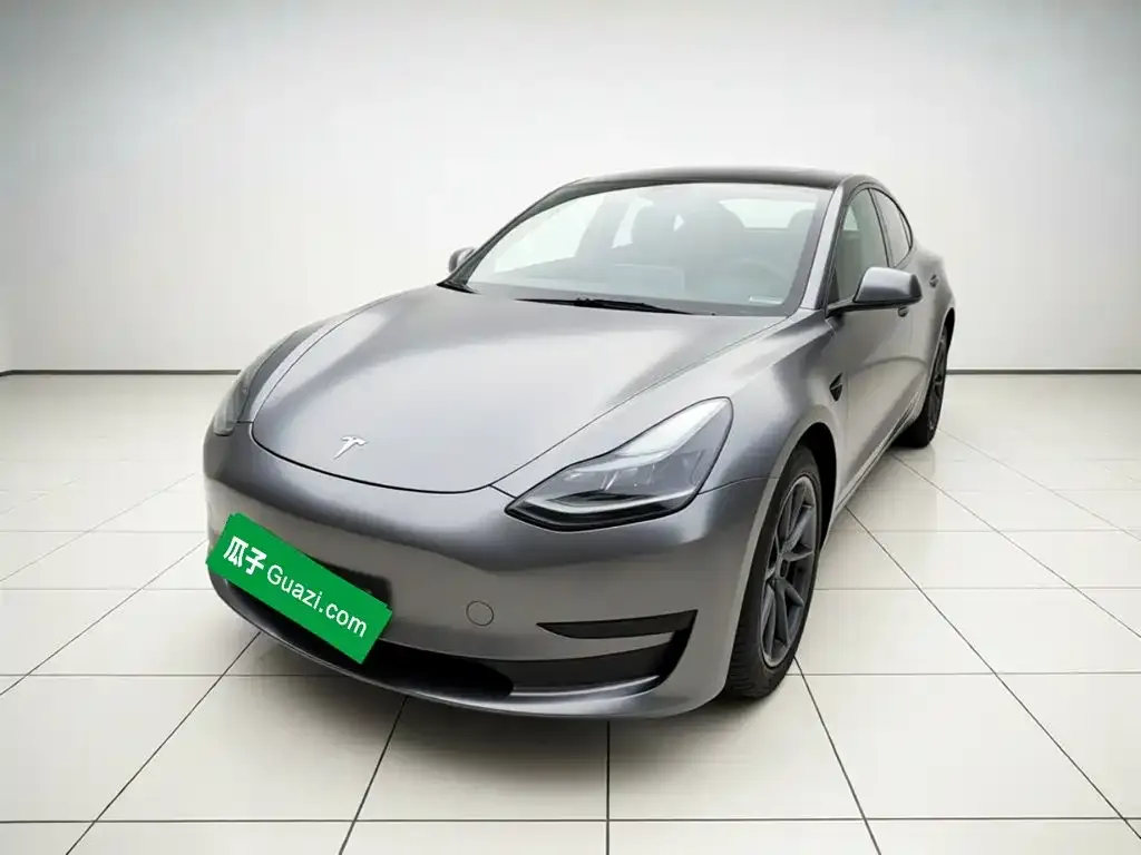 Tesla Model 3 — фото 1