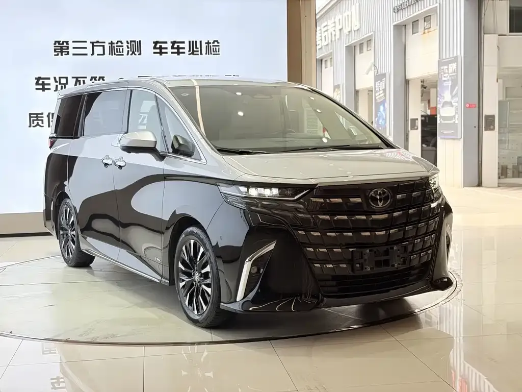Toyota Alphard — фото 8