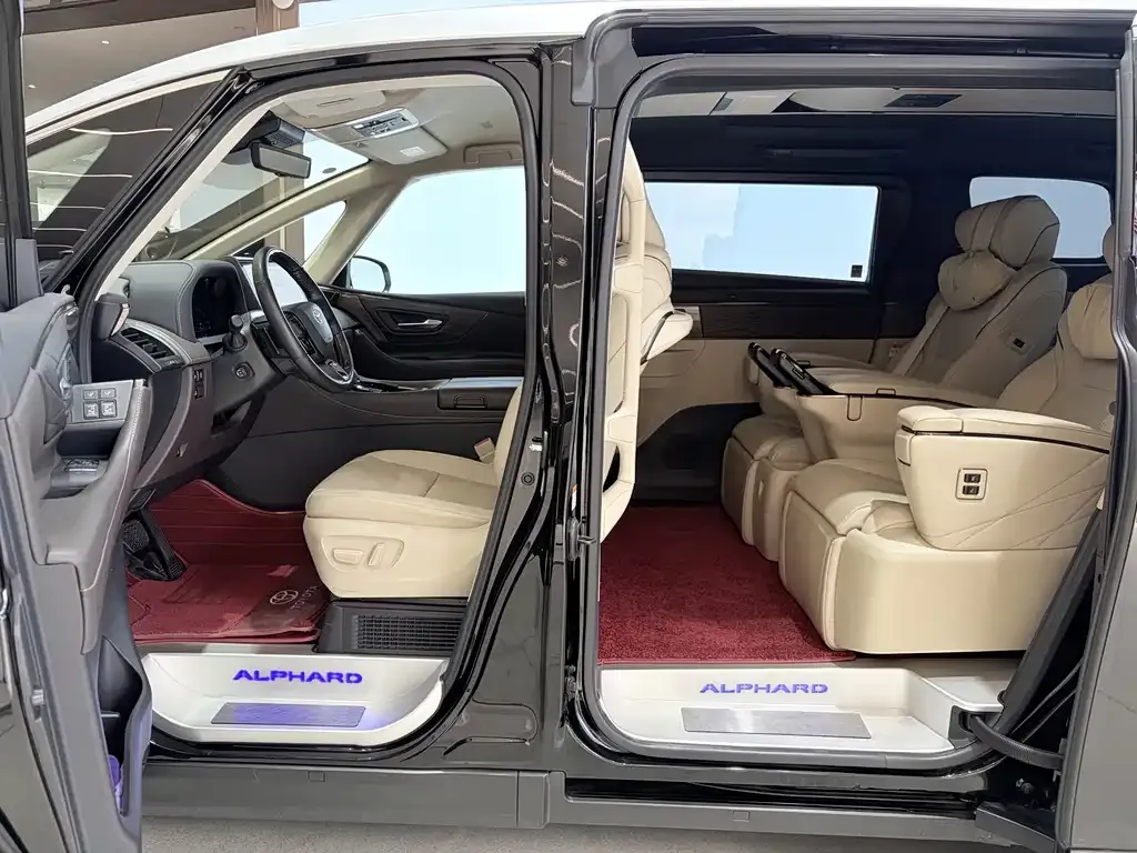 Toyota Alphard — фото 2