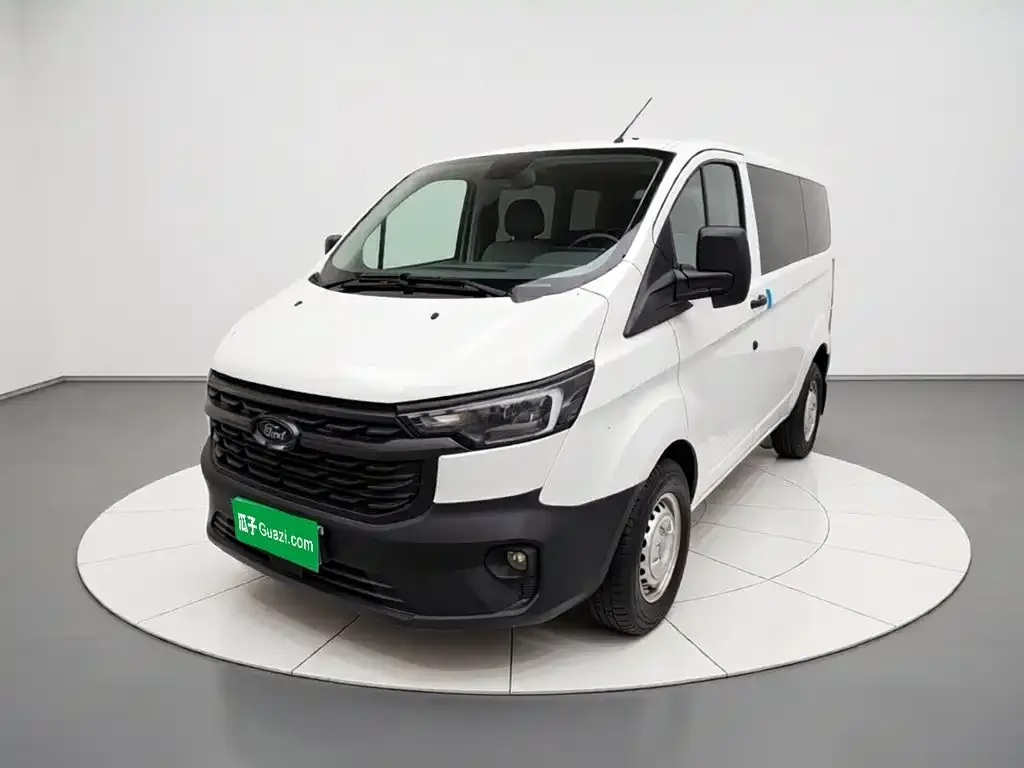 Ford Transit — фото 1