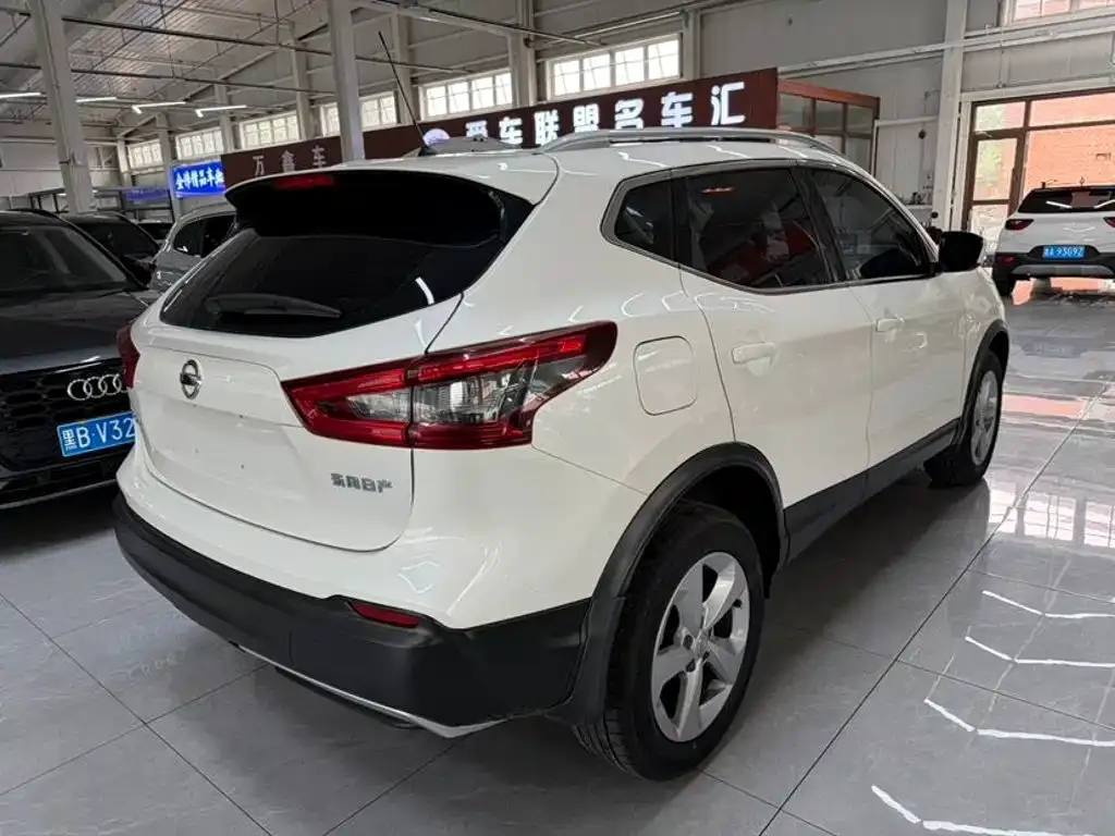 Nissan Qashqai — фото 6