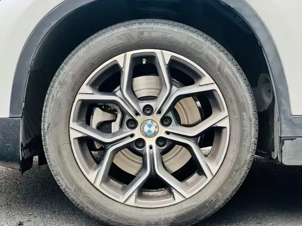 BMW X1 — фото 9