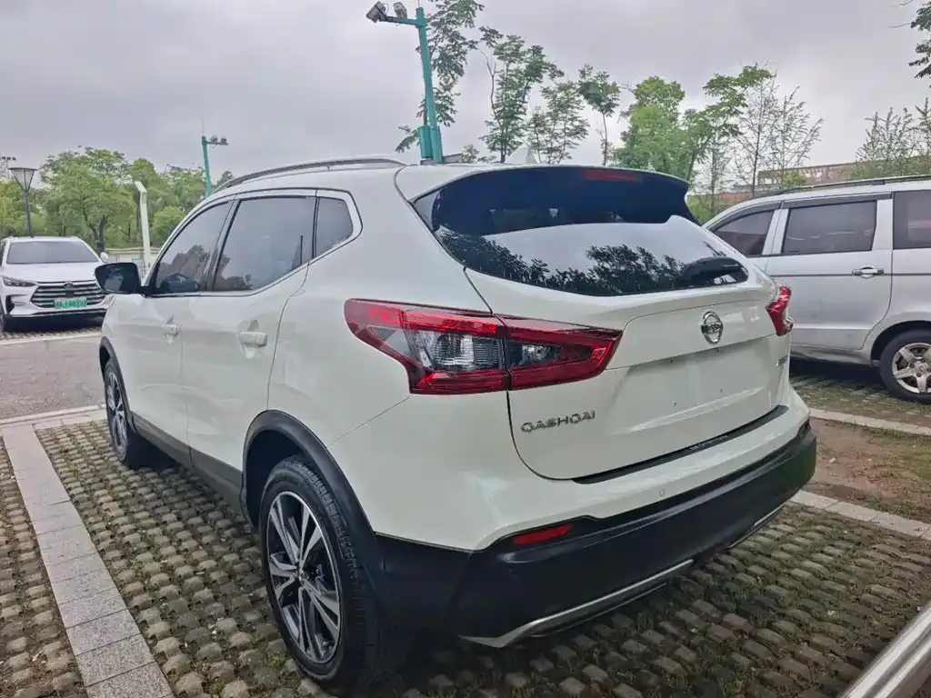 Nissan Qashqai — фото 5