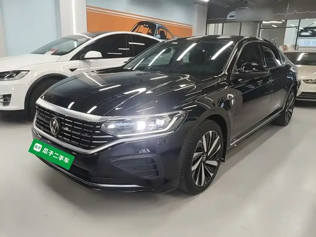 Volkswagen Passat — фото 1
