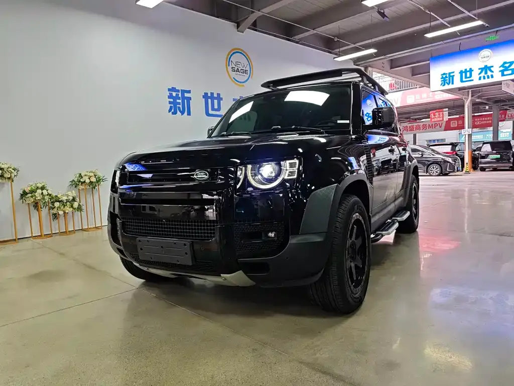 Land Rover Defender — фото 1