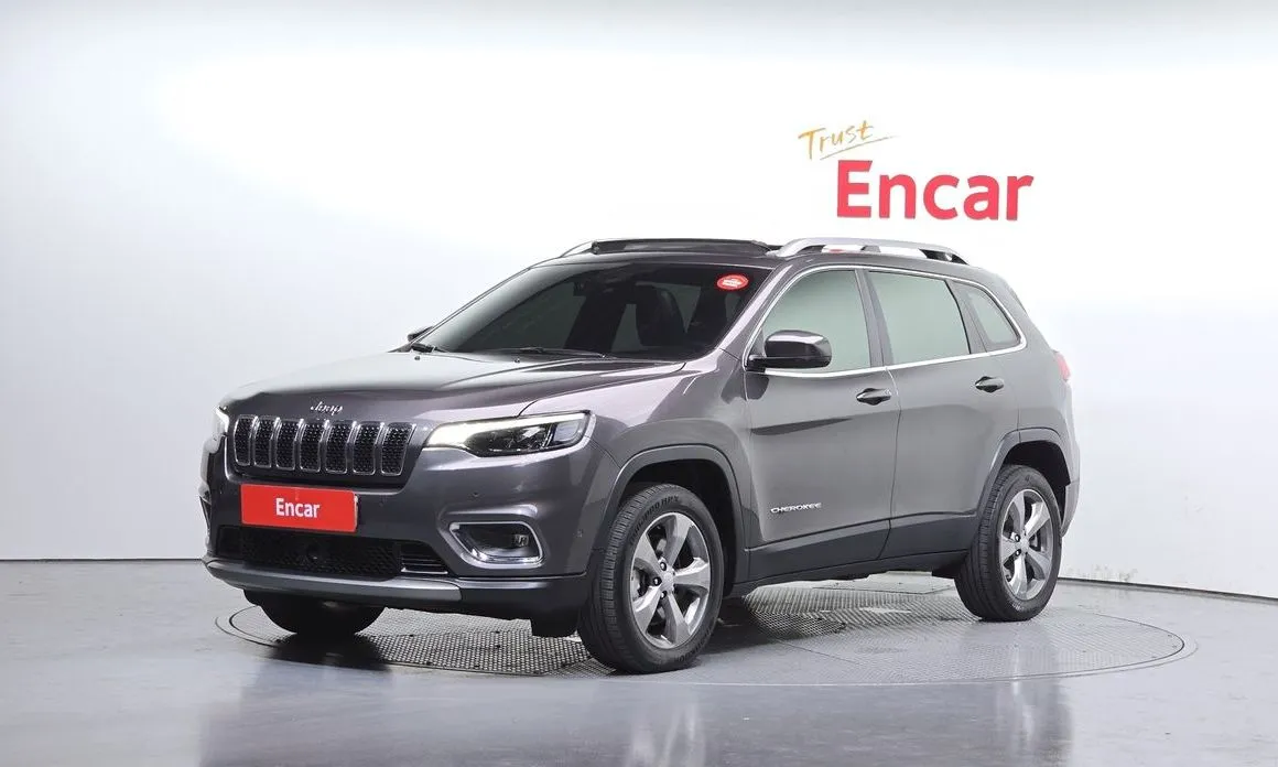 Jeep Cherokee — фото 1