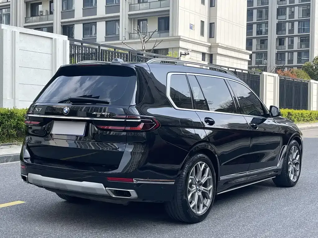 BMW X7 — фото 3