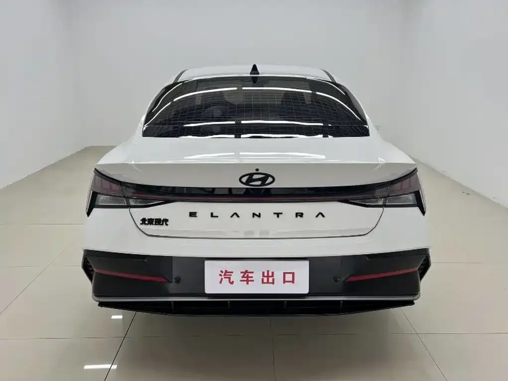 Hyundai Elantra — фото 2