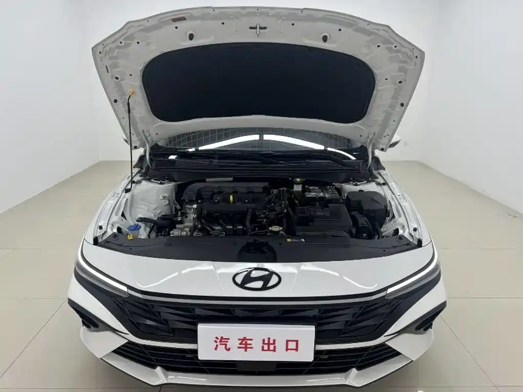 Hyundai Elantra — фото 10