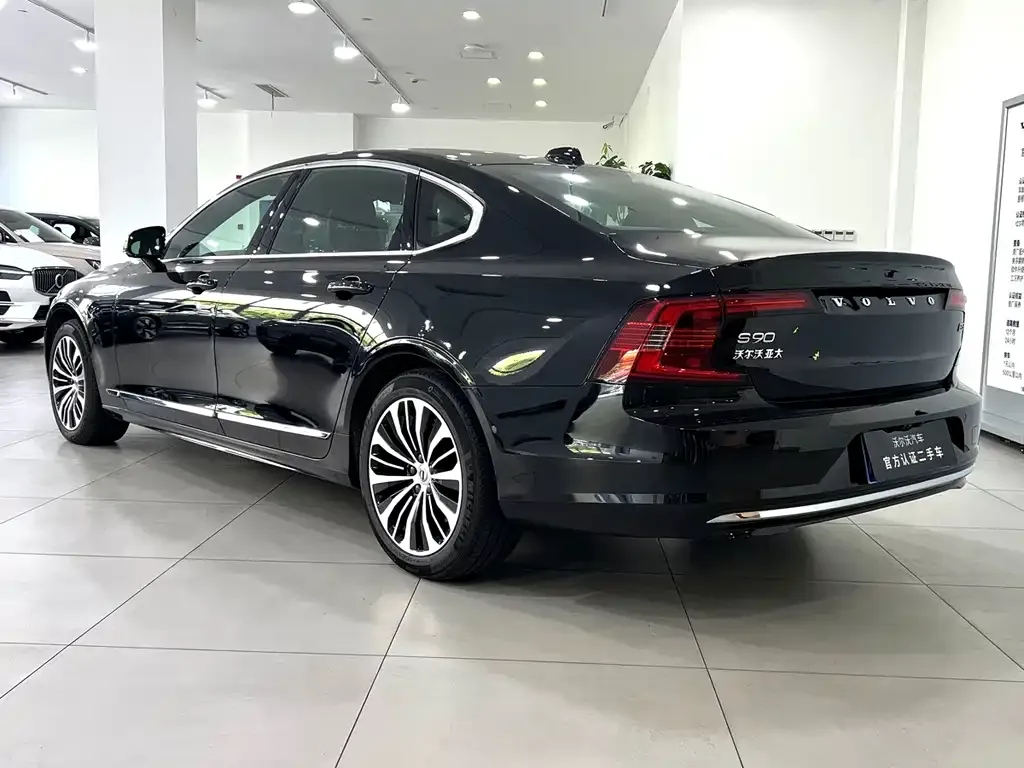Volvo S90 — фото 3