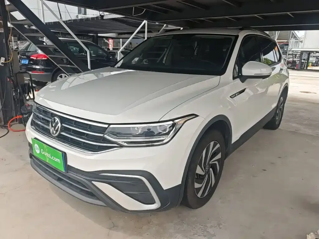 Volkswagen Tiguan L — фото 4