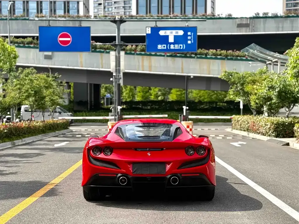 Ferrari F8 — фото 8