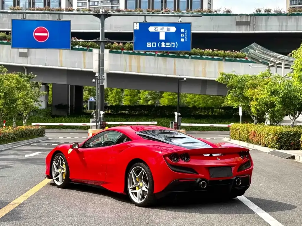 Ferrari F8 — фото 4