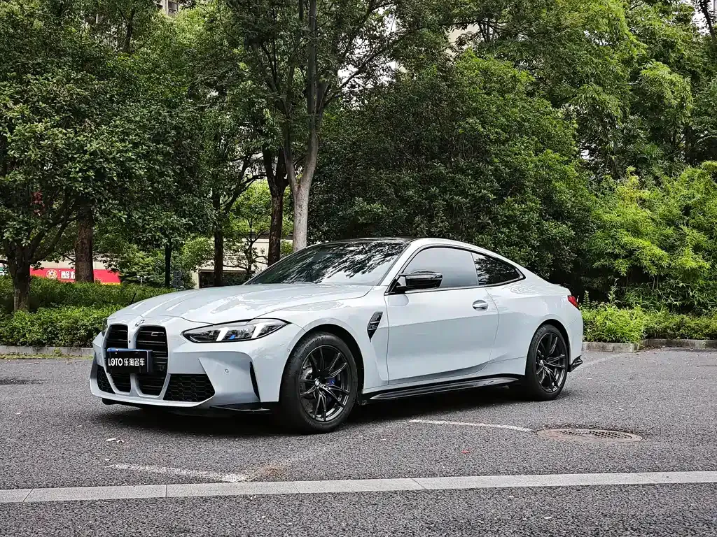 BMW M4 — фото 1