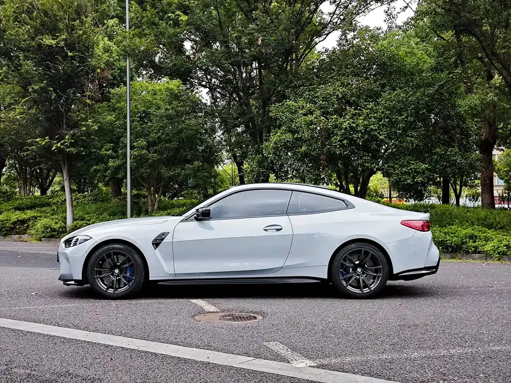 BMW M4 — фото 10