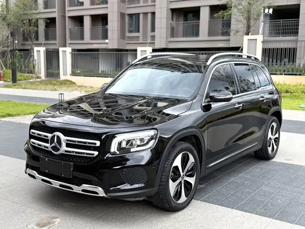 Mercedes-Benz GLB — фото 1