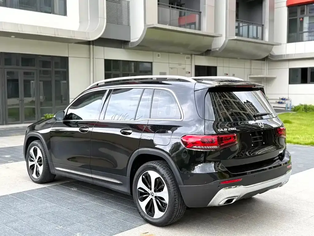 Mercedes-Benz GLB — фото 3