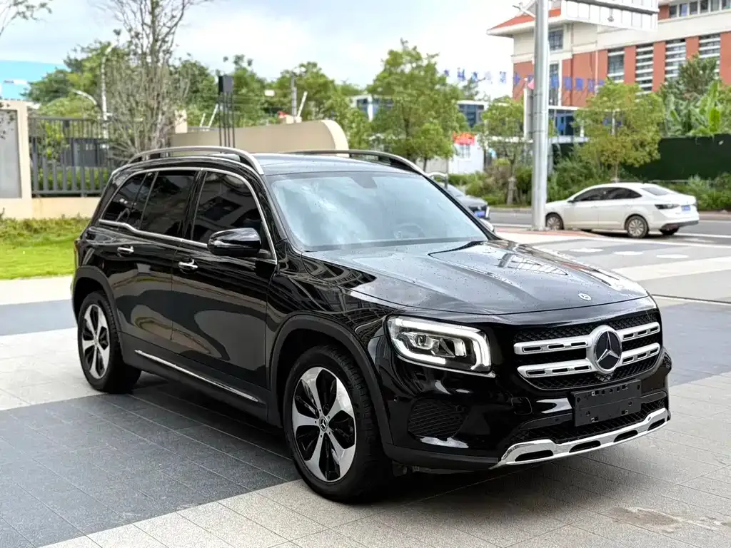 Mercedes-Benz GLB — фото 9