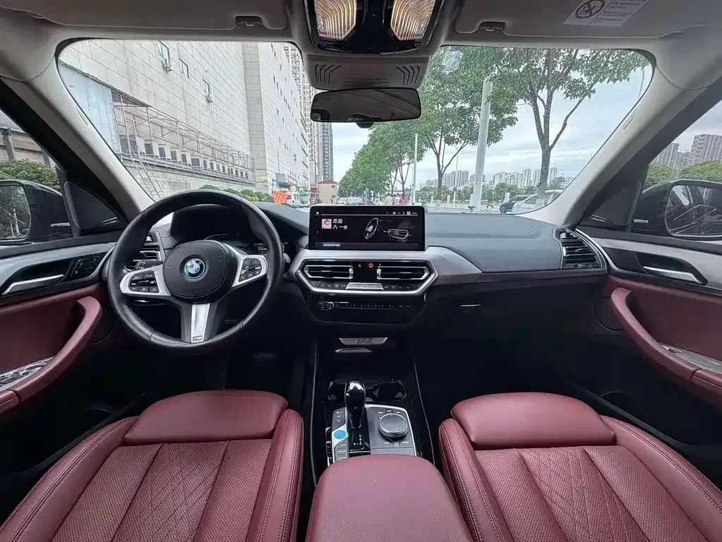 BMW iX3 — фото 2