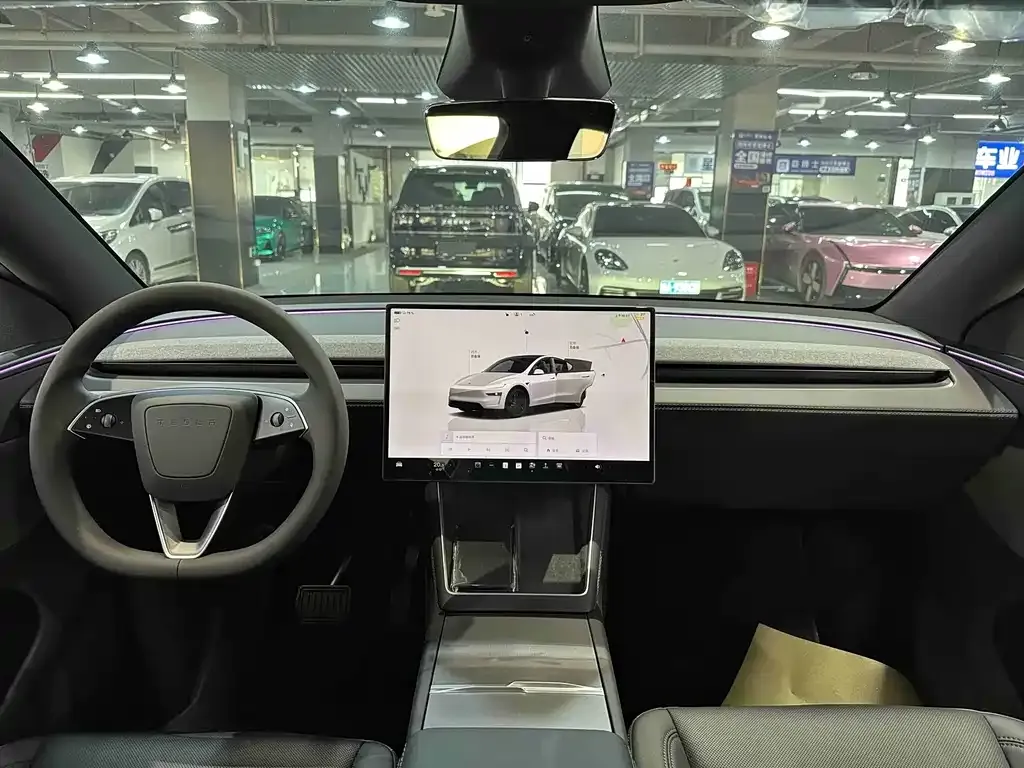Tesla Model Y — фото 8