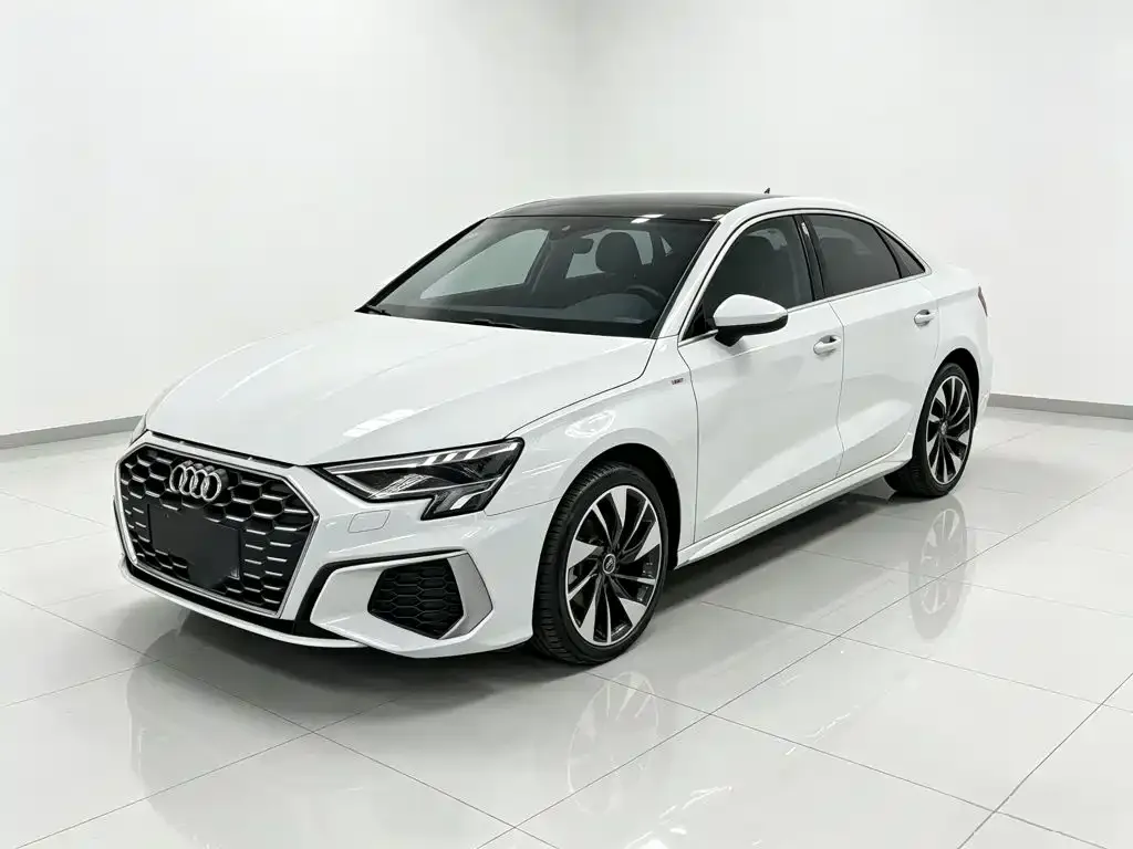 Audi A3 — фото 1