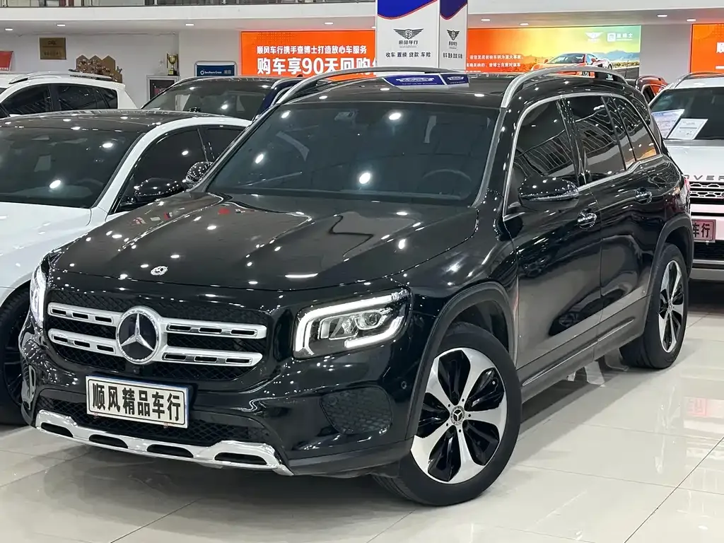 Mercedes-Benz GLB — фото 1