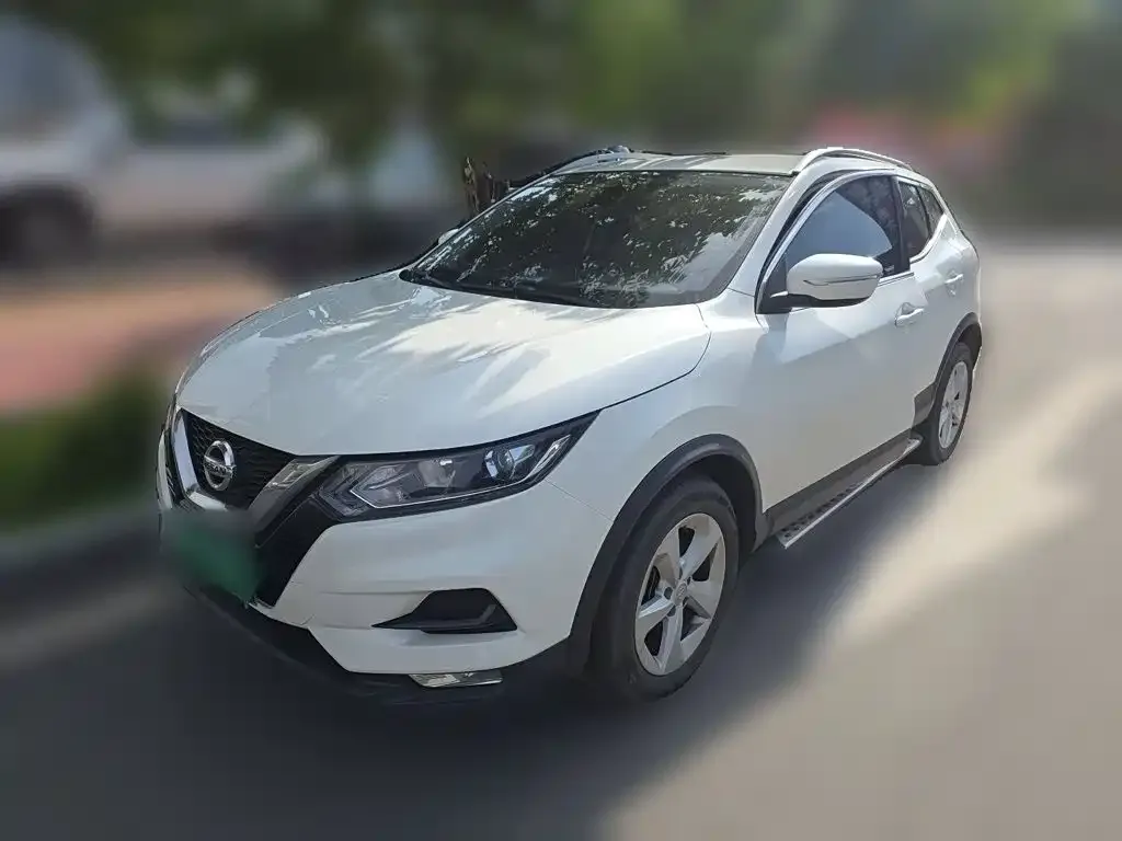 Nissan Qashqai — фото 1