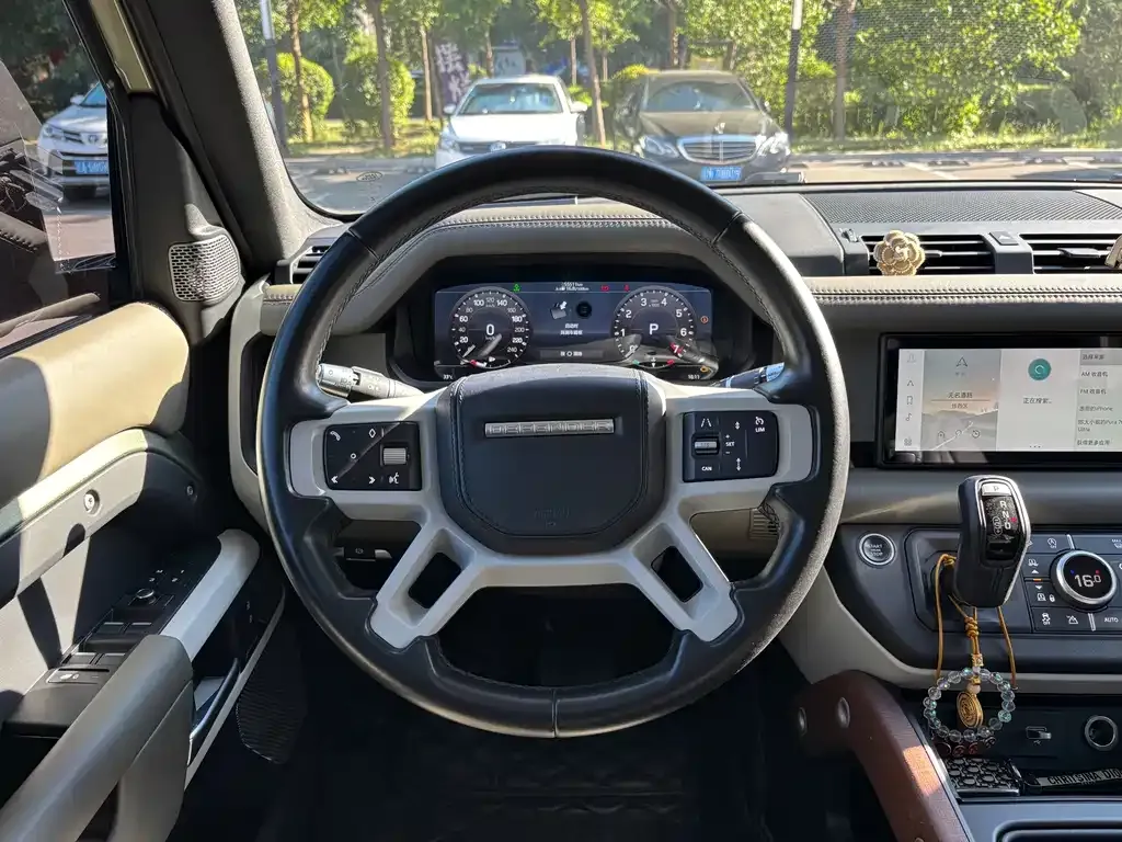 Land Rover Defender — фото 7