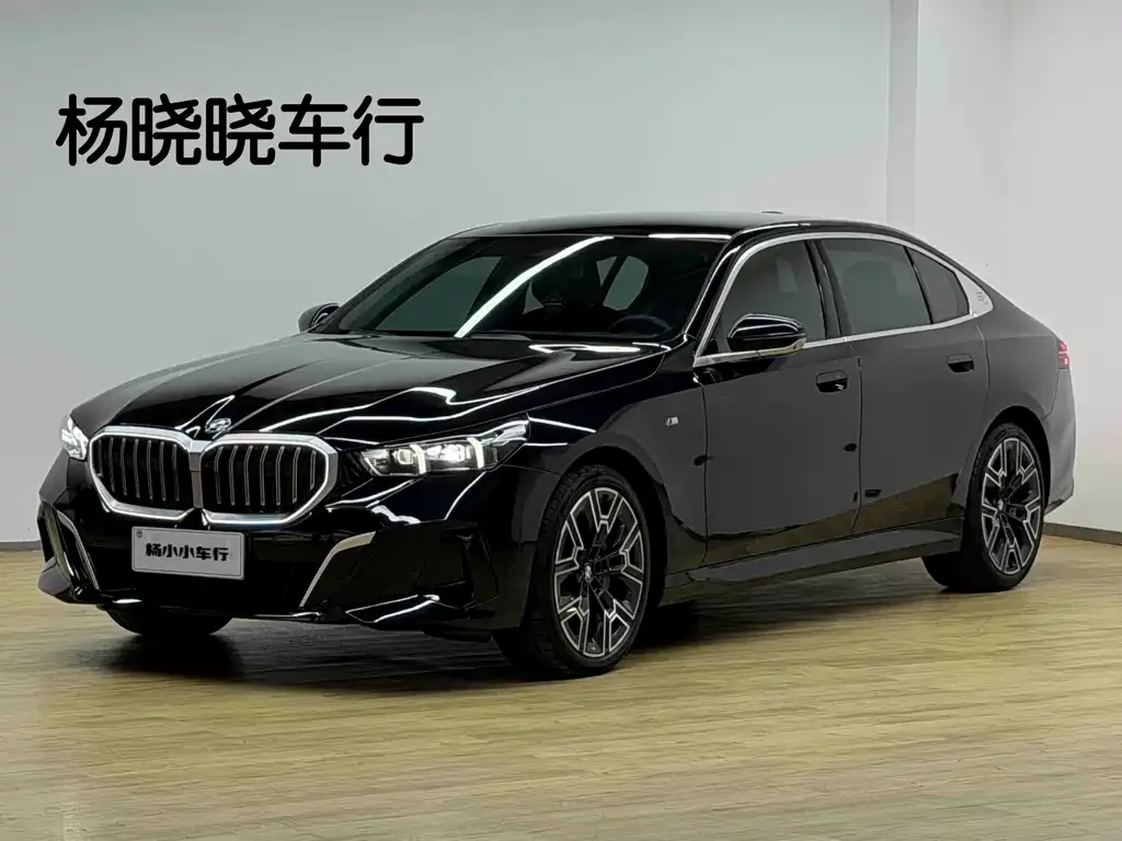 BMW 5 Series — фото 1