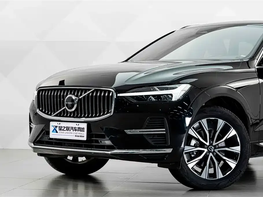Volvo XC60 — фото 8