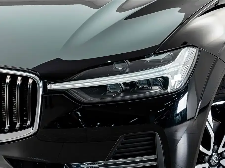 Volvo XC60 — фото 4