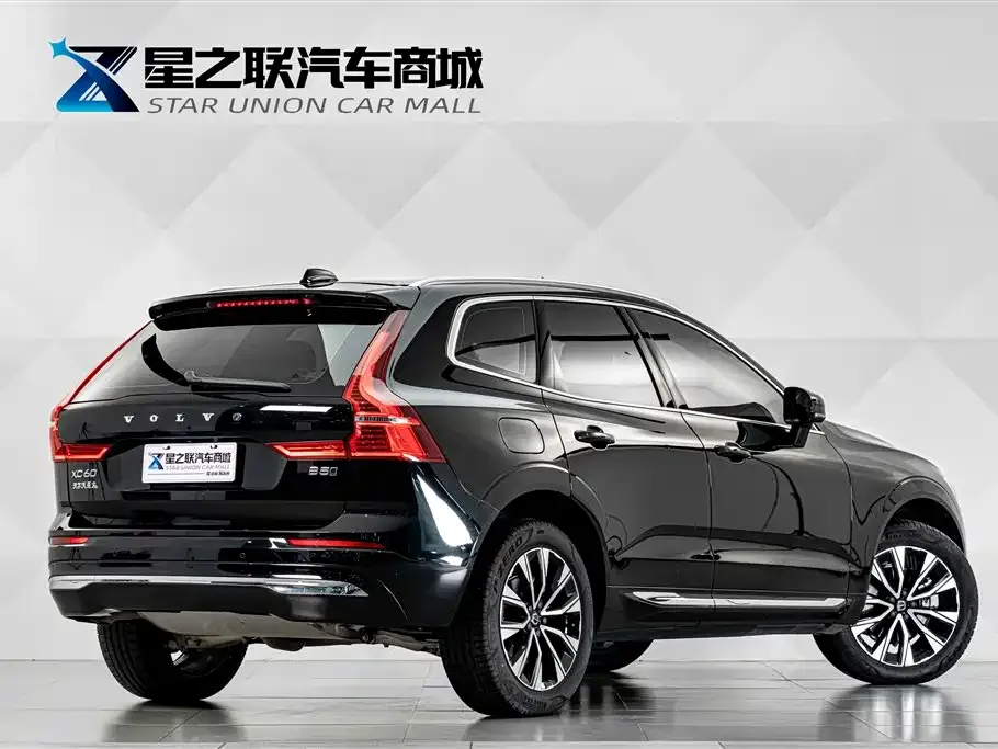 Volvo XC60 — фото 10