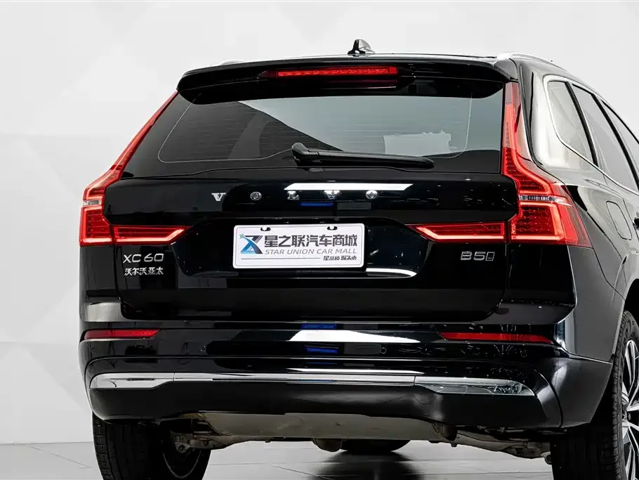Volvo XC60 — фото 9