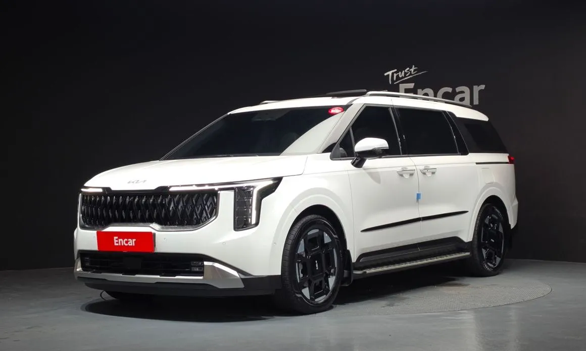 Kia Carnival — фото 1