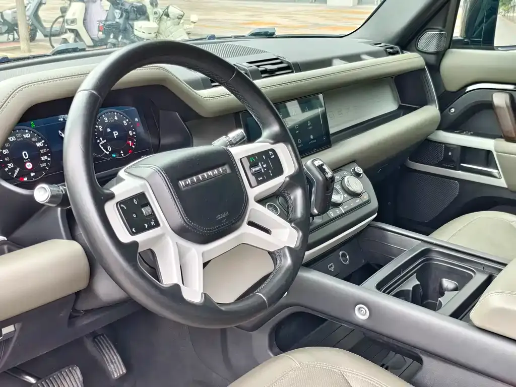 Land Rover Defender — фото 10